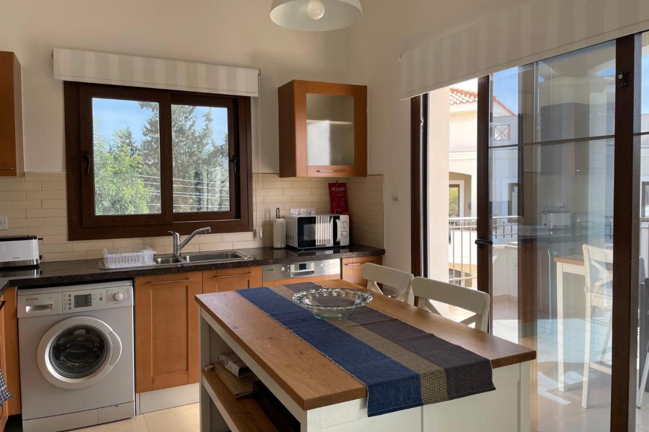 Eleona'S Royal Gardens By Yiota - Luxury 2 Bed Apartment In Exclusive Complex Peja Zewnętrze zdjęcie